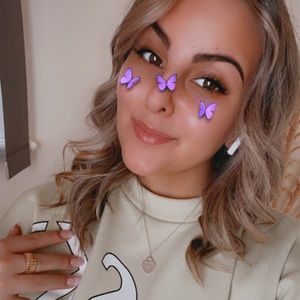 Meet your Posher, Danielle